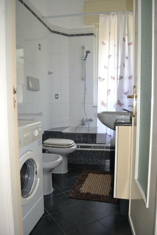 Casa Patrizia Apartment Ноли Екстериор снимка